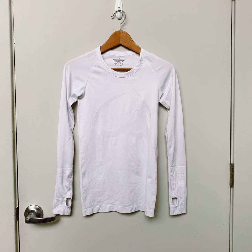 Lululemon Swiftly Tech dupe by CRZ Yoga.